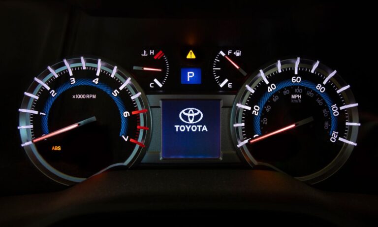 Toyota diagnostic trouble codes: common errors with decodings and solutions