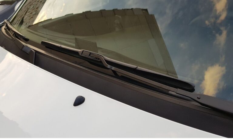 Correct Chevrolet wiper blade size: How to choose and why it matters for safety